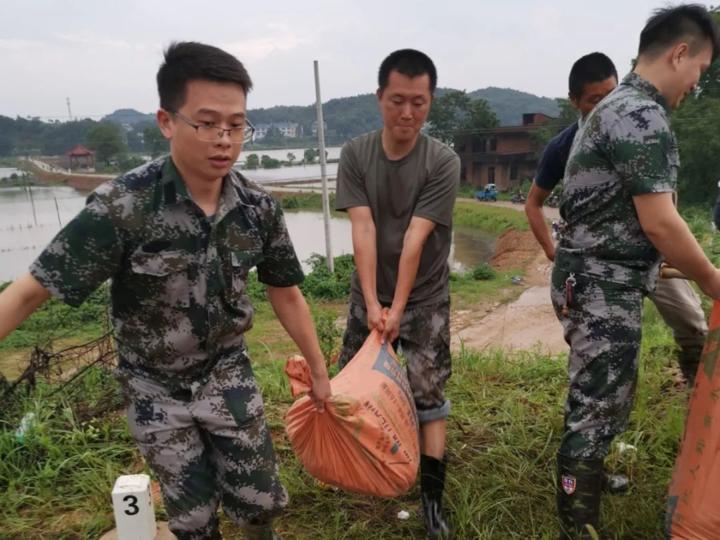 鄱阳湖畔抗洪纪实，同心协力守护家园新篇章